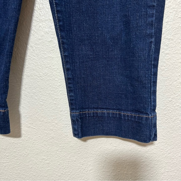 Levis 515 Women’s Jean Capris Dark Wash Size 8 - Picture 5 of 13
